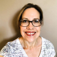 Lisa R Naugle